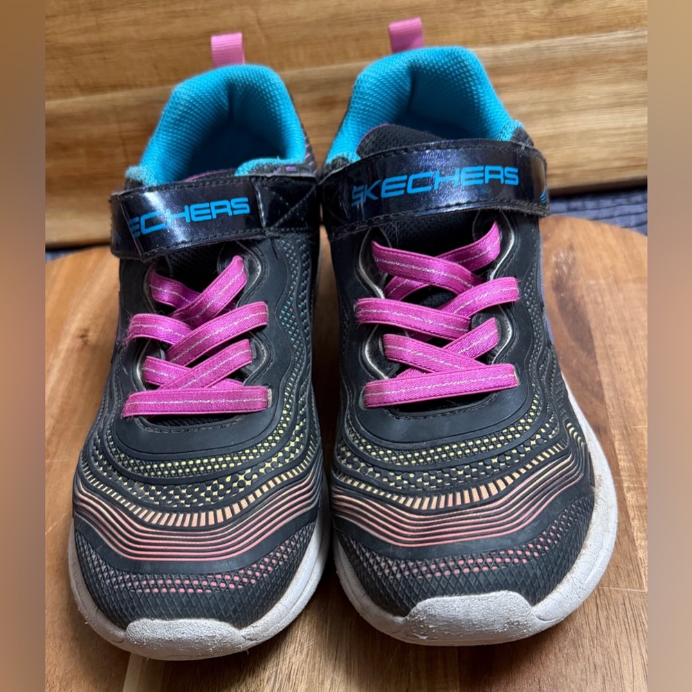 Skecher’s | Girls Jumpster Black/Multi-color Sneakers w/Velcro Closure, Size 3.5